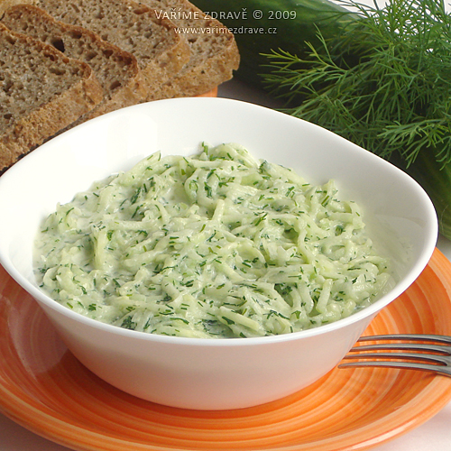 okurkovy-salat-s-koprem-a-sojanezou